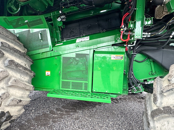 2024 John Deere S780 Combine