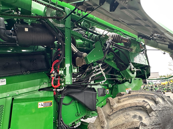2024 John Deere S780 Combine