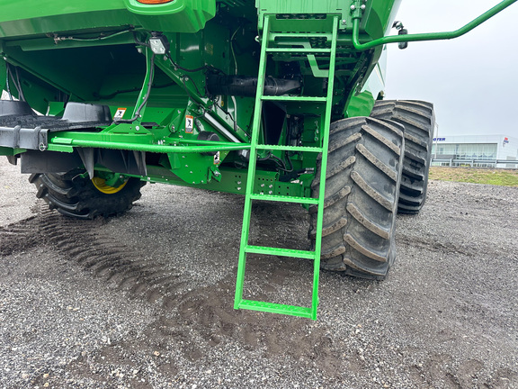 2024 John Deere S780 Combine