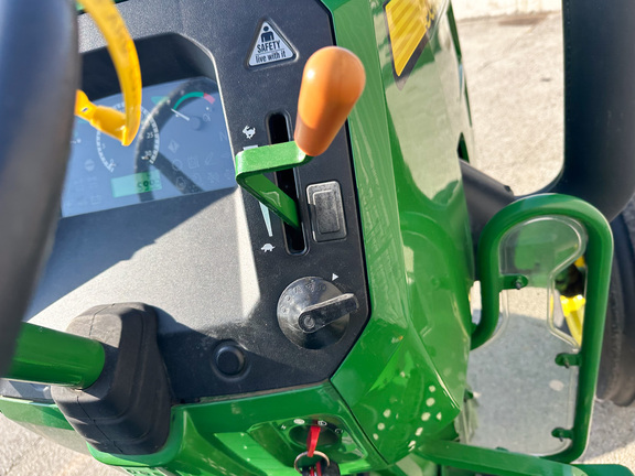 2016 John Deere 5055E Tractor