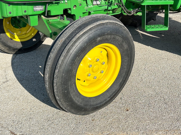 2016 John Deere 5055E Tractor