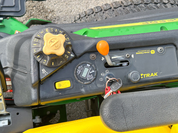 2022 John Deere Z920M Mower/Zero Turn