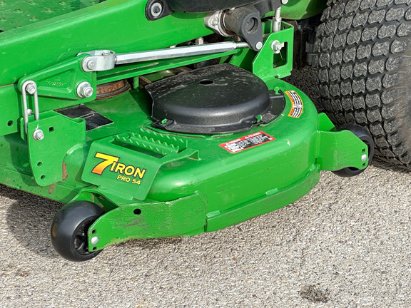 2022 John Deere Z920M Mower/Zero Turn