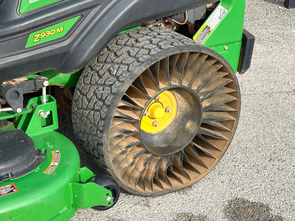 2022 John Deere Z930M Mower/Zero Turn