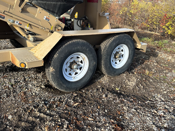 2012 Unverferth 400 Tender