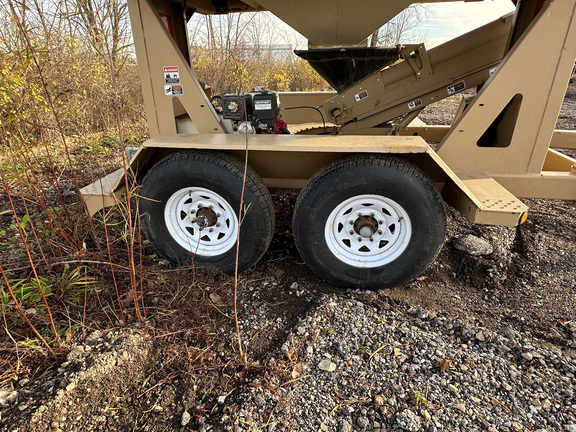 2012 Unverferth 400 Tender