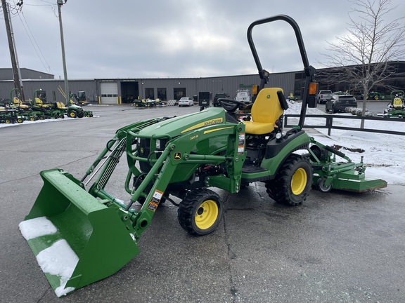 2022 John Deere 1025R Tractor Compact