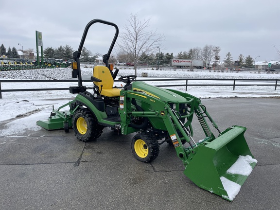 2022 John Deere 1025R Tractor Compact