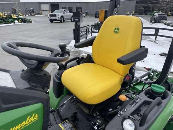 2022 John Deere 1025R Tractor Compact