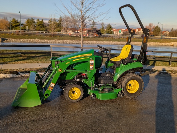 2022 John Deere 1023E Tractor Compact