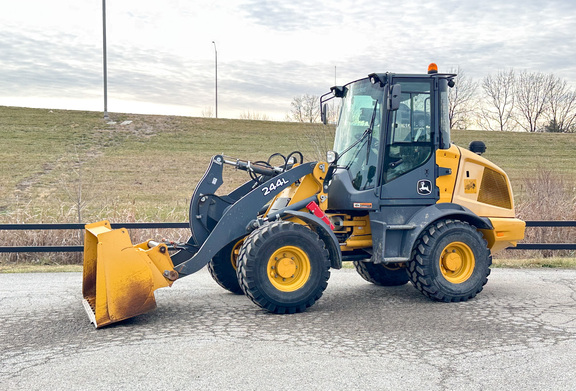 2019 John Deere 244L Compact Utility Loader