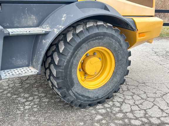 2019 John Deere 244L Compact Utility Loader