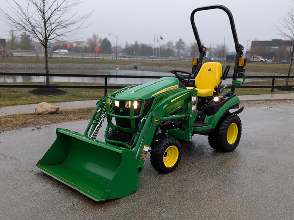 2022 John Deere 1025R Tractor Compact
