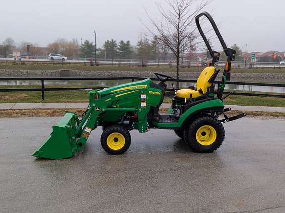 2022 John Deere 1025R Tractor Compact