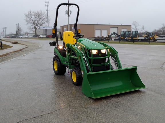 2022 John Deere 1025R Tractor Compact