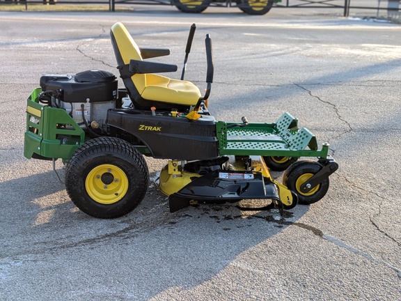 2017 John Deere Z335M Mower/Zero Turn