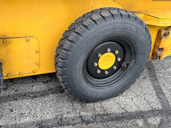 2021 John Deere 324G Skid Steer Loader