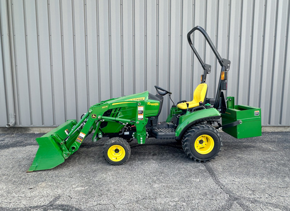 2022 John Deere 1023E Tractor Compact