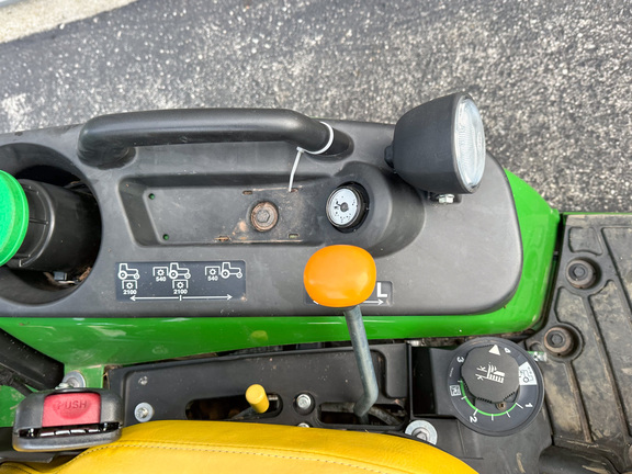 2021 John Deere 1025R Tractor Compact