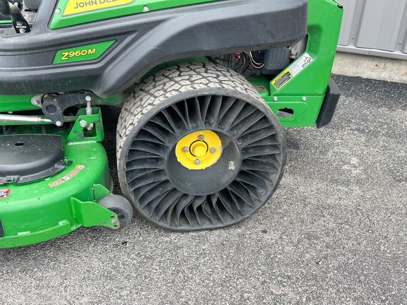 2022 John Deere Z960M Mower/Zero Turn