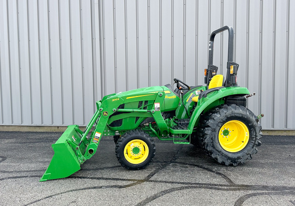 2022 John Deere 3043D Tractor Compact