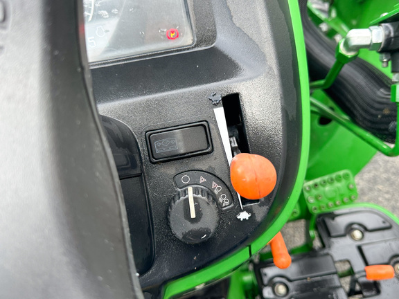 2022 John Deere 3043D Tractor Compact