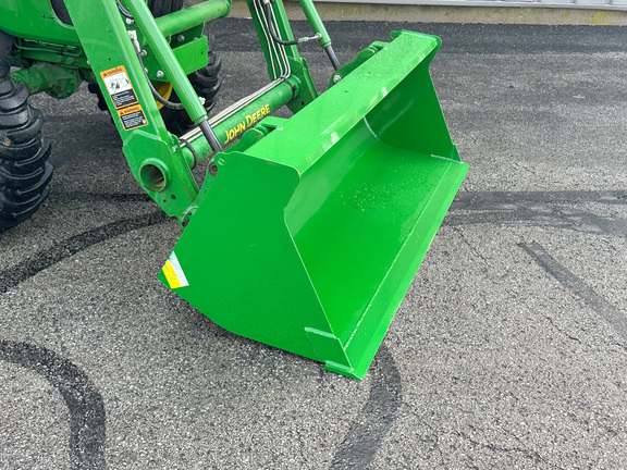 2022 John Deere 3043D Tractor Compact