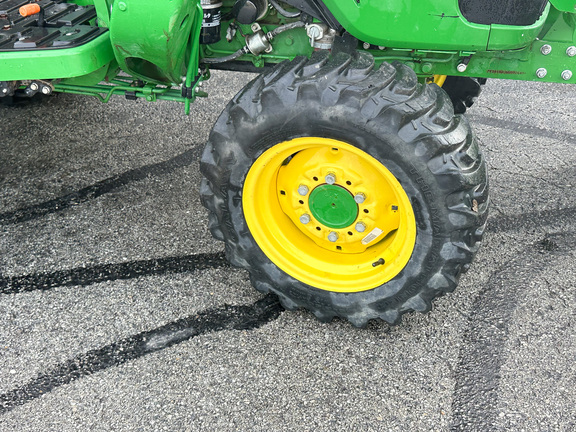 2022 John Deere 3043D Tractor Compact