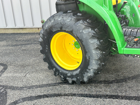 2022 John Deere 3043D Tractor Compact