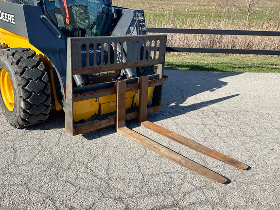 2023 John Deere 324G Skid Steer Loader