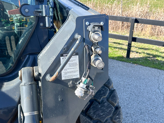 2023 John Deere 324G Skid Steer Loader