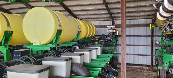 2011 John Deere 1770NT Planter