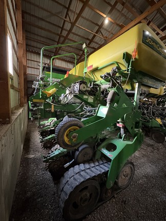 2010 John Deere 1770NT CCS Planter