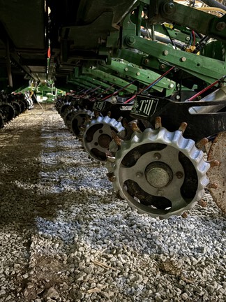 2010 John Deere 1770NT CCS Planter