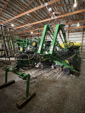 2010 John Deere 1770NT CCS Planter