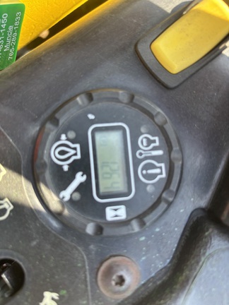 2023 John Deere Z920M Mower/Zero Turn