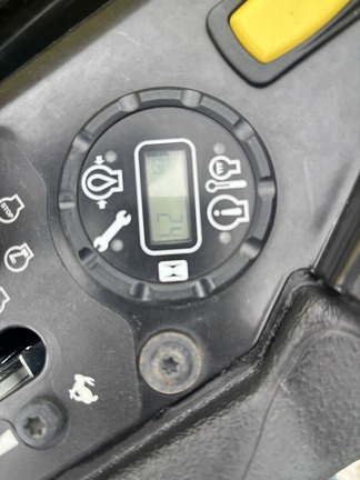 2025 John Deere Z950M Mower/Zero Turn