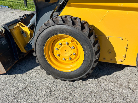 2019 John Deere 324G Skid Steer Loader