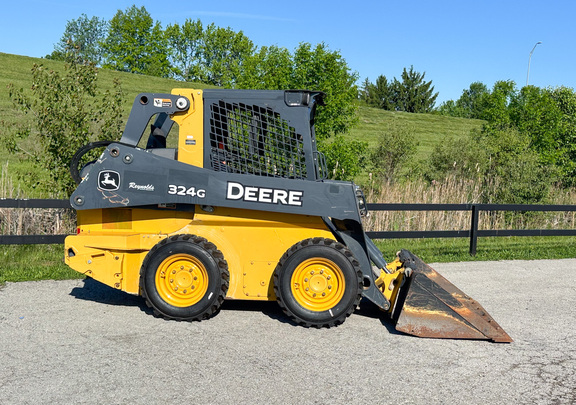 2019 John Deere 324G Skid Steer Loader