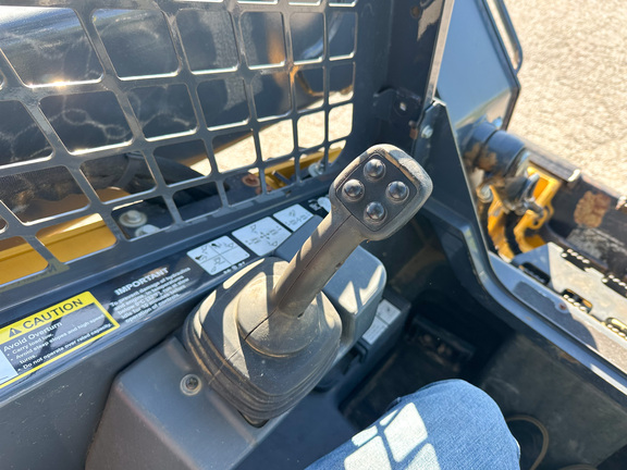 2019 John Deere 324G Skid Steer Loader
