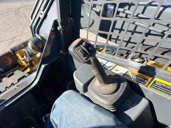 2019 John Deere 324G Skid Steer Loader
