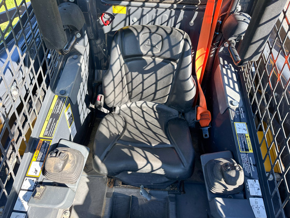 2019 John Deere 324G Skid Steer Loader