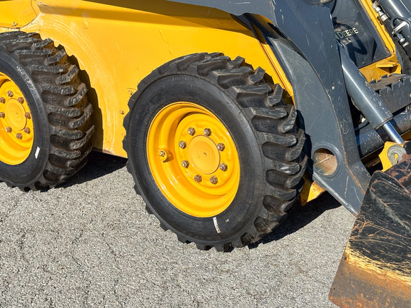 2019 John Deere 324G Skid Steer Loader