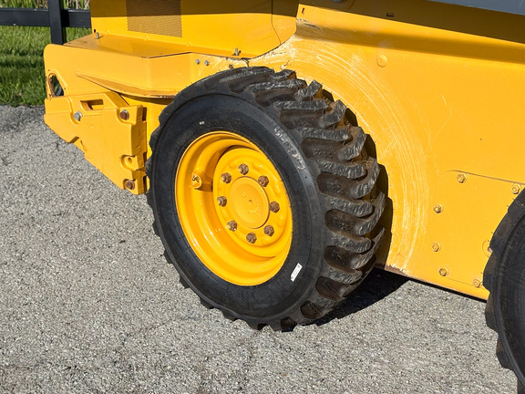 2019 John Deere 324G Skid Steer Loader