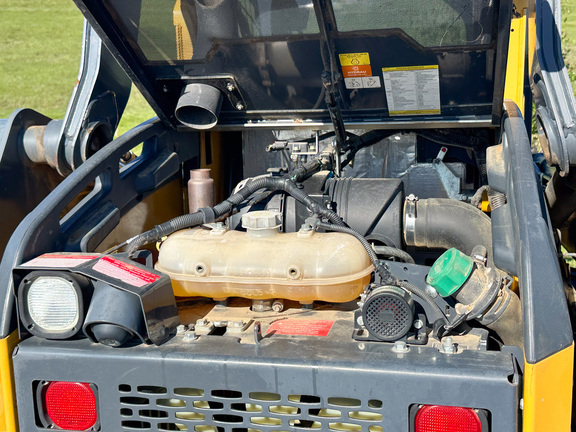 2019 John Deere 324G Skid Steer Loader