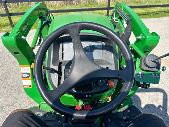 2019 John Deere 3025D Tractor Compact