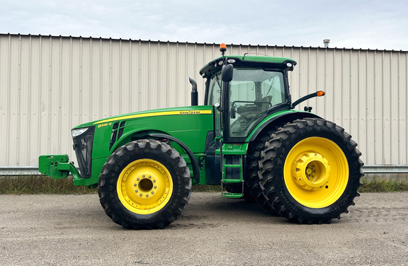 2013 John Deere 8335R Tractor