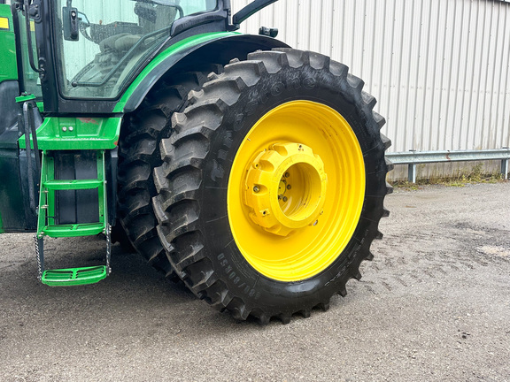 2013 John Deere 8335R Tractor