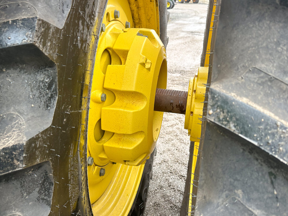 2013 John Deere 8335R Tractor
