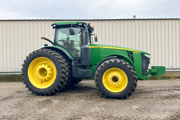 2013 John Deere 8335R Tractor